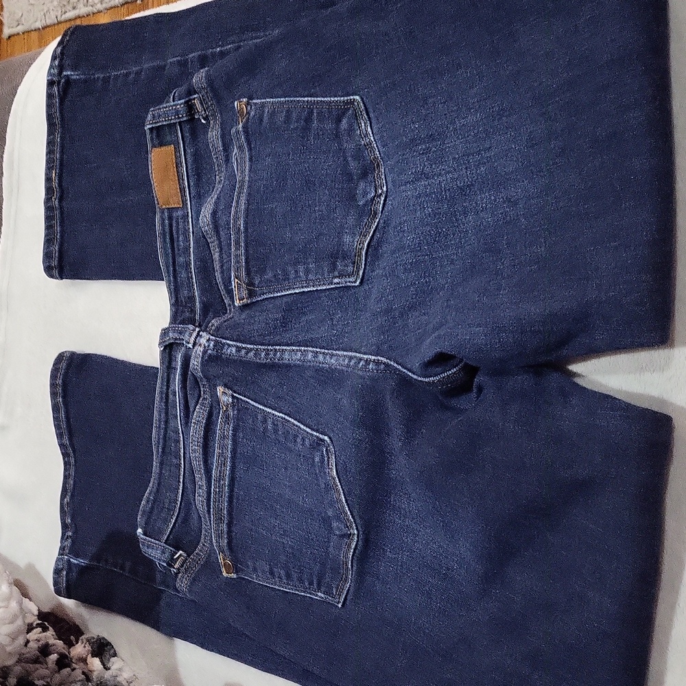 Judy Blue Jeans - Picture 8 of 11